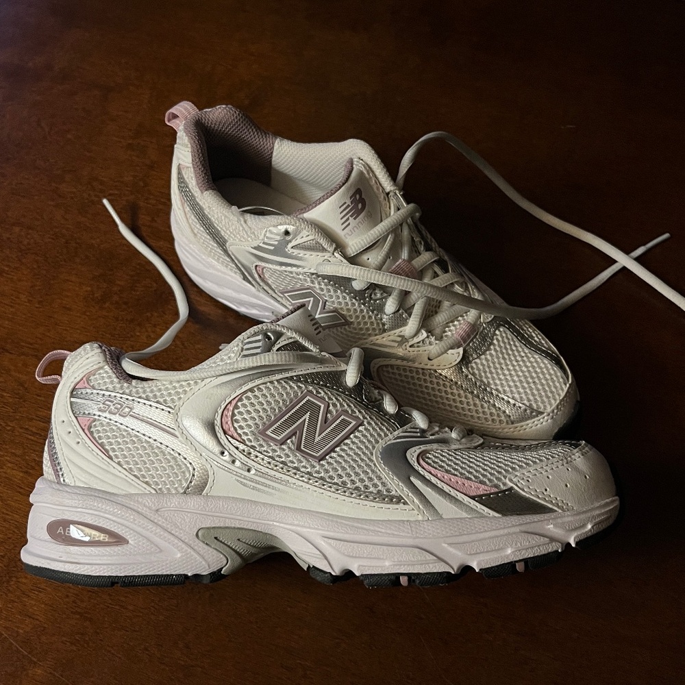 NWOT Rare New Balance 530 Sneakers White Pink Silver Women's US size 5.5